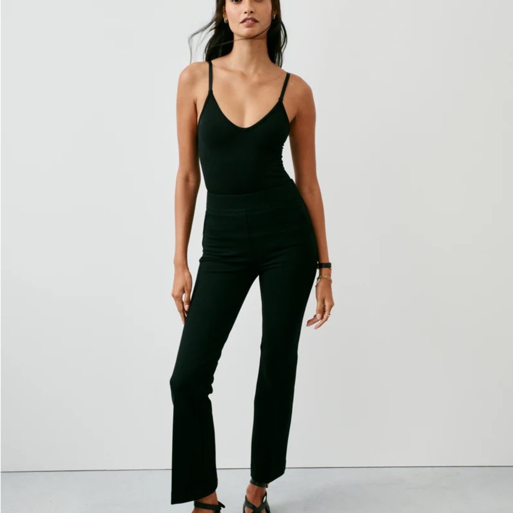 Spanx Ponte Kick Flare Pant - M Petite